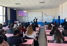 Üniversitelilere sektörde kariyer ve veri odaklı çalışma mesajı